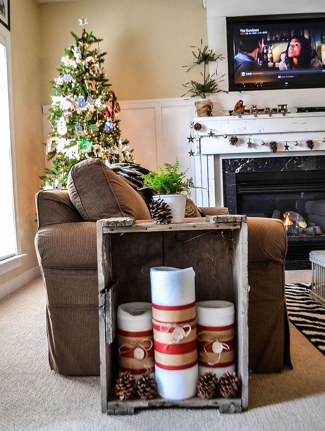 old crate end table and candles, christmas decorations, repurposing upcycling, seasonal holiday decor