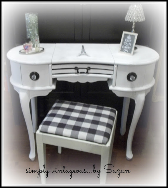 parisien vanity annie sloan chalk paint pure white, chalk paint, painted furniture, Large gingham check for the bench