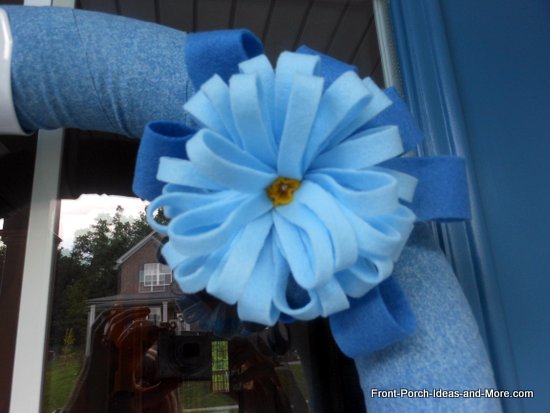 make a summer styrofoam wreath from a pool noodle, crafts, seasonal holiday decor, wreaths, This accent flower I decided to keep all blue but used two different shades