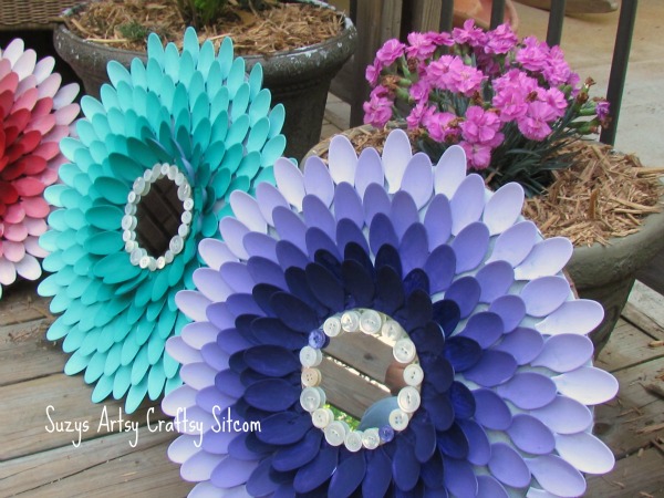 five colorful spring craft ideas, crafts, seasonal holiday decor, Create beautiful flower mirrors with plastic spoons