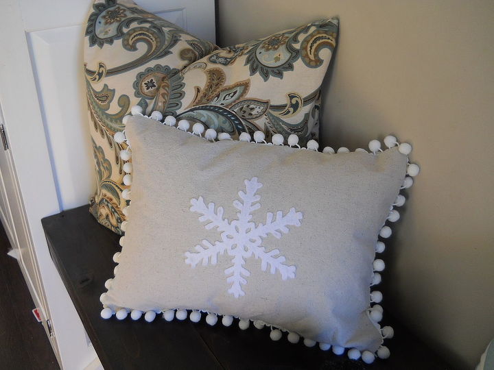 snowflake pillow tutorial, crafts, Snowflake Pillow