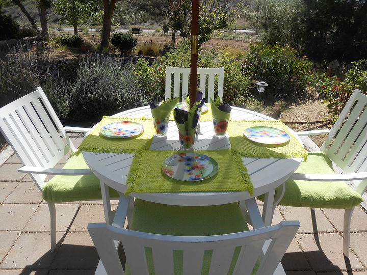 2014 1st tablesetting, outdoor living