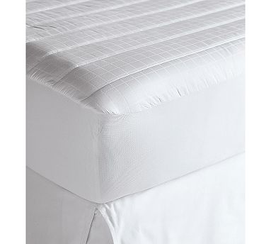 7 layers of comfort and joy for your guest, bedroom ideas, home decor, 1 This is the foundation of the bed and the first layer of comfort Having a good mattress cover will ensure that your mattress is protected and your investment as well 3 Essential Tips