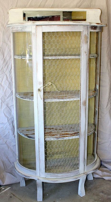 painted pieces, chalk paint, home decor, painted furniture, Chicken wire adds a rustic touch o