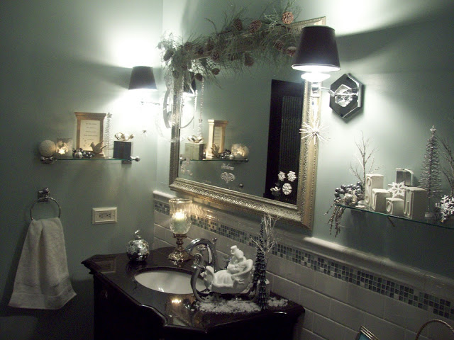 holiday sparkle to a christmas bathroom, bathroom ideas, christmas decorations, seasonal holiday decor