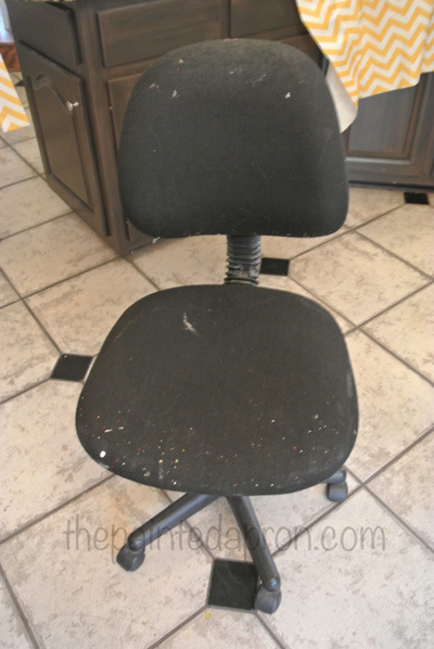 before and after office chair update, painted furniture, Sad little office chair
