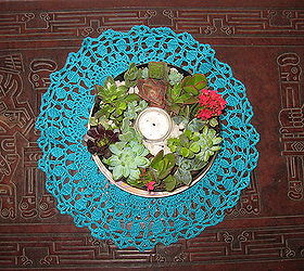 center piece with succulents, flowers, gardening, home decor, succulents