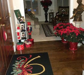 christmas past a home garden tour, christmas decorations, curb appeal, seasonal holiday decor, Entry