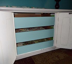 dresser turned buffet, chalk paint, painted furniture, repurposing upcycling, This is the drawers inside I did manage to get the fronts painted
