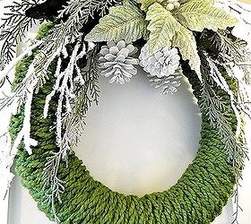 finger knitted christmas wreath, christmas decorations, crafts, seasonal holiday decor, wreaths