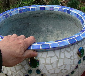 large mosaic urn made from tile and glass, crafts, tiling