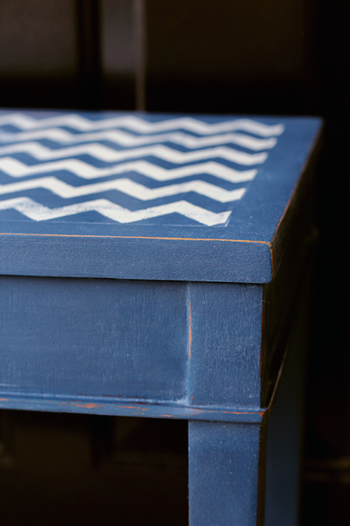 diy distressed chevron accent table, chalk paint, painted furniture