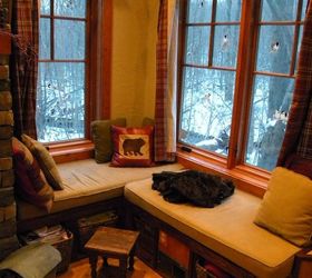 cozy cabin in the woods retreat and fallingwater, home decor, Another charming window seat located in the living room