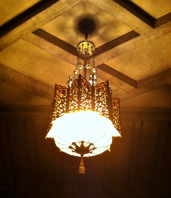the fox theatre a blending of egyptian and moroccan architecture, architecture, Beautiful light fixtures were everywhere