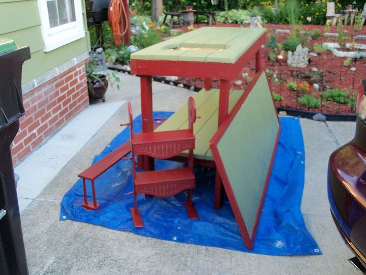 mi nuevo banco de jardinera diy, Afortunadamente hab a suficiente pintura de la pintura anterior de la casa por lo que ahora hace juego con la casa