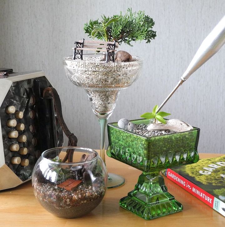 formas sencillas de aadir plantas en el interior con la jardinera en miniatura, Sellados en vidrio puedes tenerlos junto a tus objetos preciosos y no preocuparte por la humedad