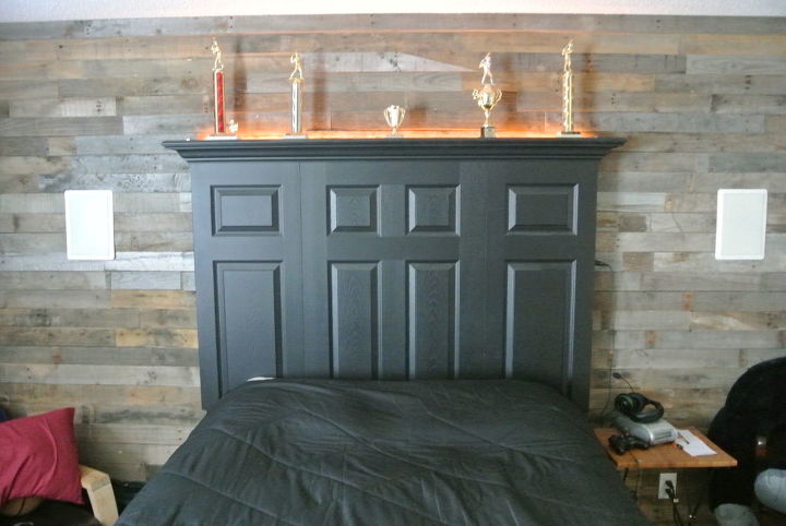 accent wall made from distressed pallet wood, bedroom ideas, home decor