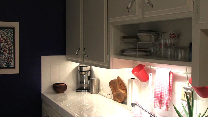 reforma de cozinha de aluguel de branca genrica a cozinha azul atualizada