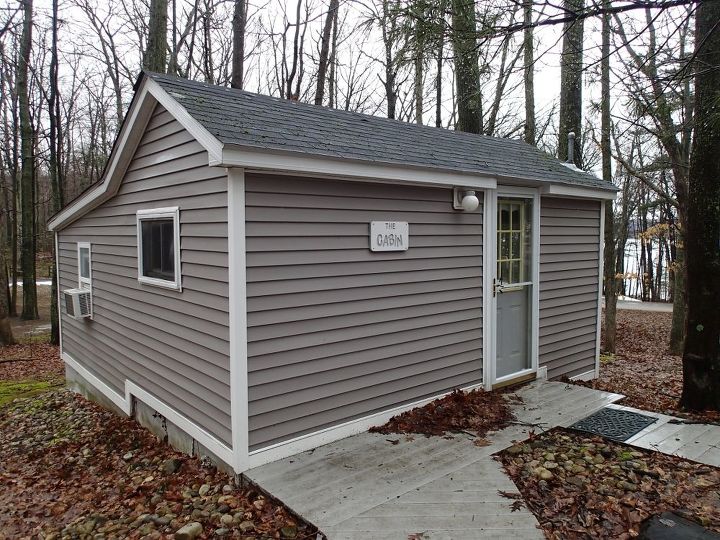 cabine pequena deixa ela de madeira ou vai com pintura e beadboard, Nossa cabana de 300 p s quadrados em um lote arborizado beira do lago