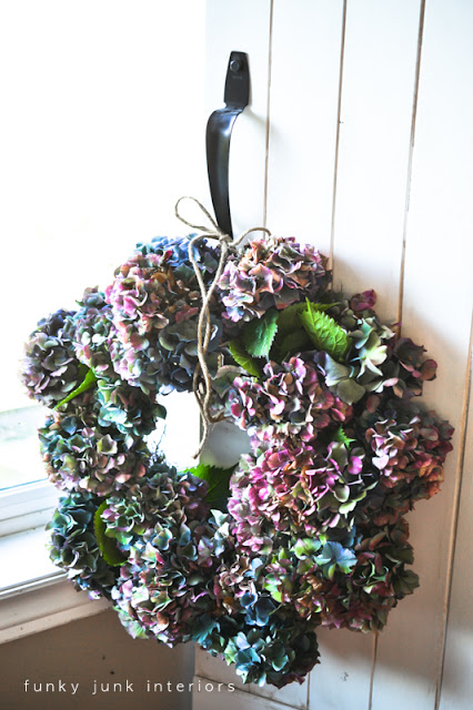 how to dry and create cool projects with hydrangeas, chalkboard paint, crafts, flowers, gardening, hydrangea, seasonal holiday decor, wreaths, Here s a 5 minute hydrangea wreath to make