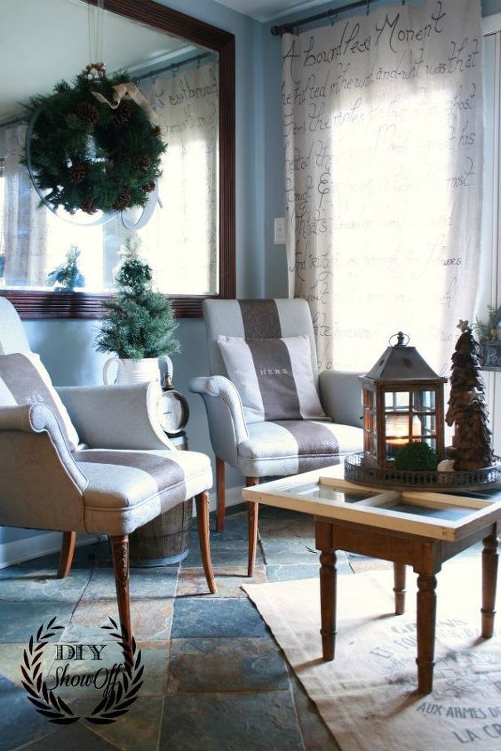 christmas in the sitting room, living room ideas, seasonal holiday decor, sitting room