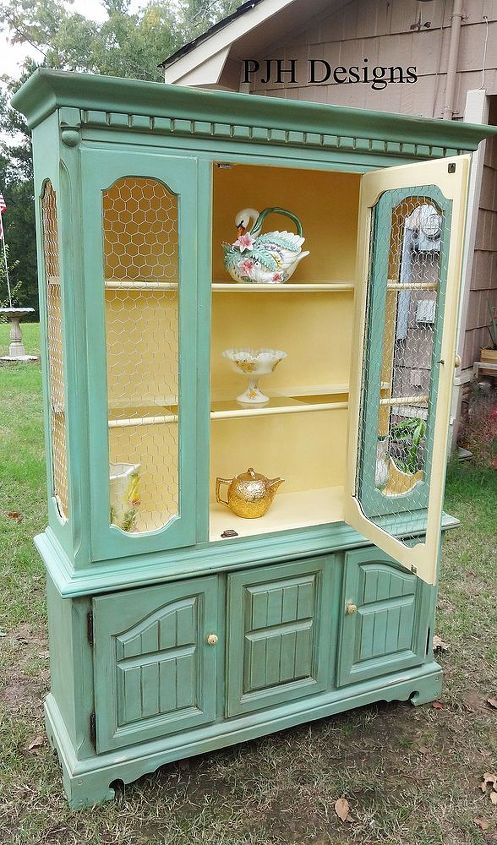 a 1970 s hutch redo, painted furniture