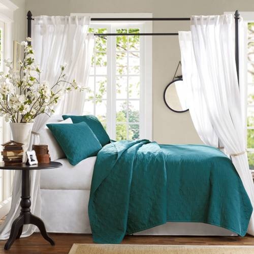 Decorate With The Blue And Teal Shades Of Caribbean Seas Decorate With The Blue And Teal Shades Of Caribbean Seas Brigh Home Decor