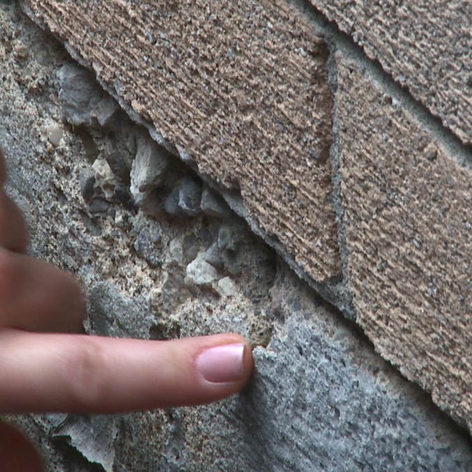 aprenda a reparar el hormigon agrietado hwdiy, El concreto agrietado puede comprometer el sello de agua de su s tano