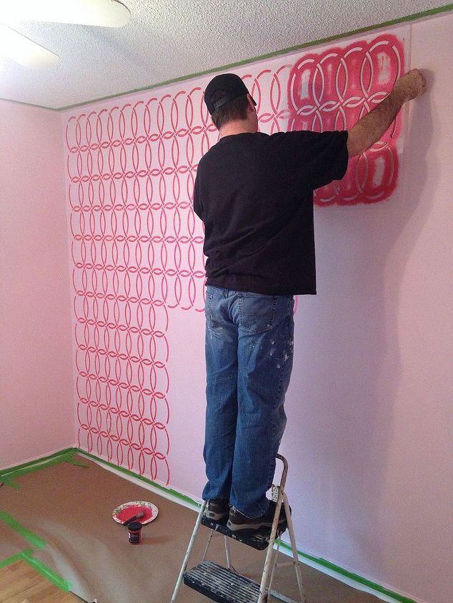 linda reforma de parede com estncil rosa