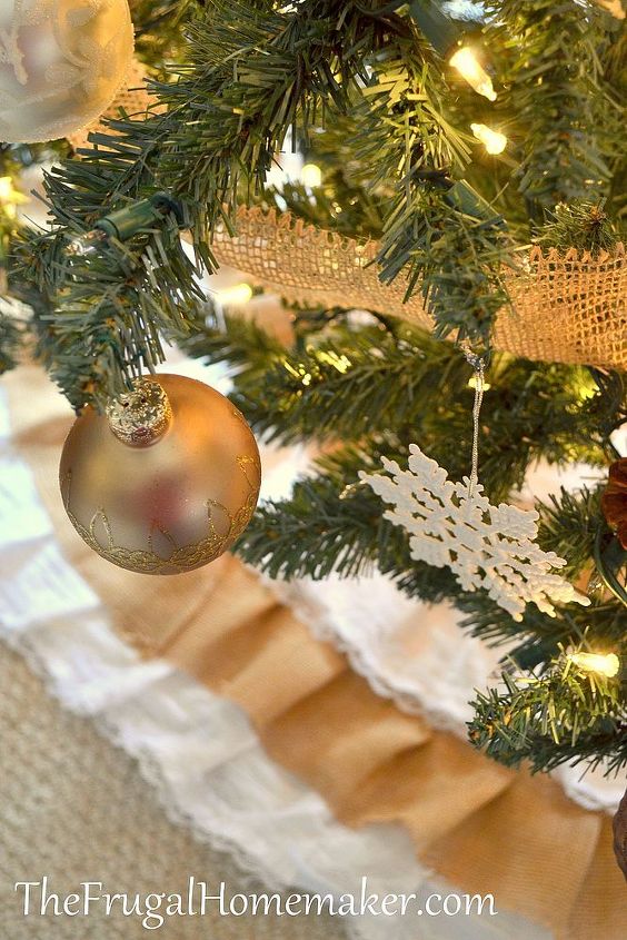 neutral christmas tree, seasonal holiday d cor, wreaths
