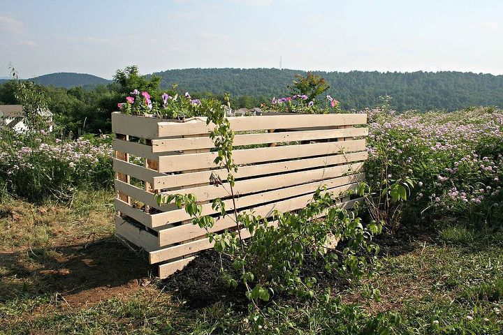 pallet compost enclosure, gardening, pallet, repurposing upcycling