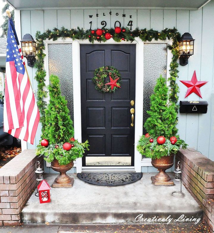 christmas front porch, christmas decorations, seasonal holiday decor