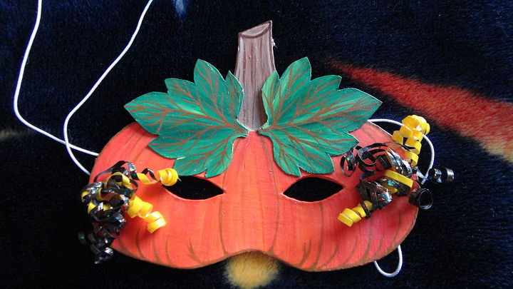 halloween mask for soldiers, crafts, halloween decorations, seasonal holiday decor