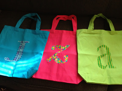 custom kids library totes, crafts, I used a silhouette portrait kit with the fabric interfacing to add the kids initials