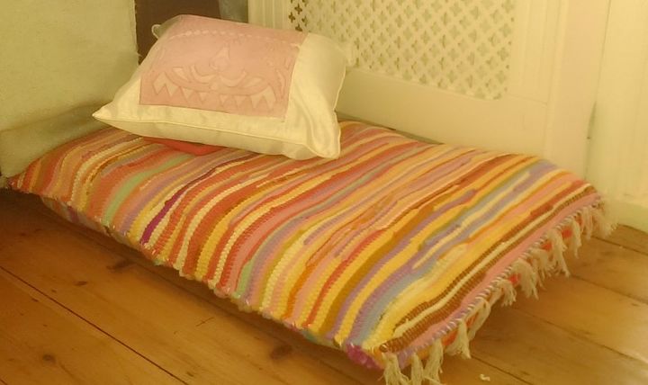 easy peasy floor cushion diy, make a big floor cushion