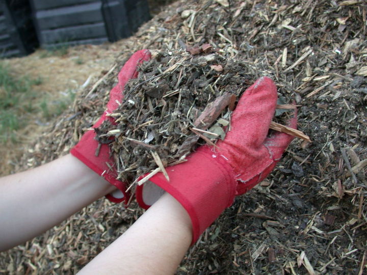 mulch it cover crops for organic gardens, gardening, Organic mulch for your garden takes many forms