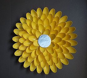 diy home decor using old kitchen utensils, 5 DIY plastic spoon flower