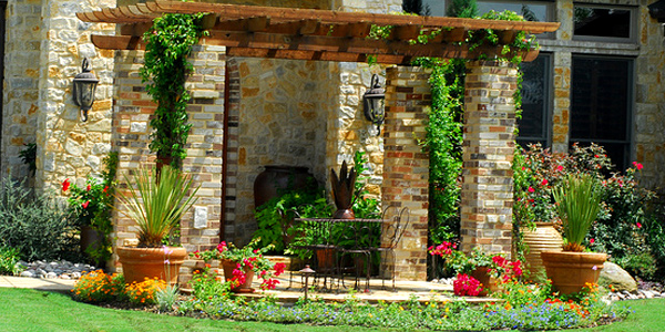 12 landscaping tips to create a perfect outdoor ambience