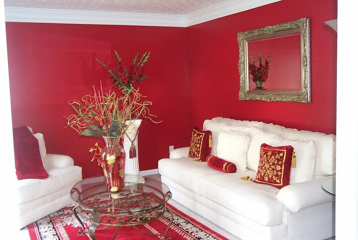 if you re looking for someone to help you decorate your home but not charge you, living room decorated