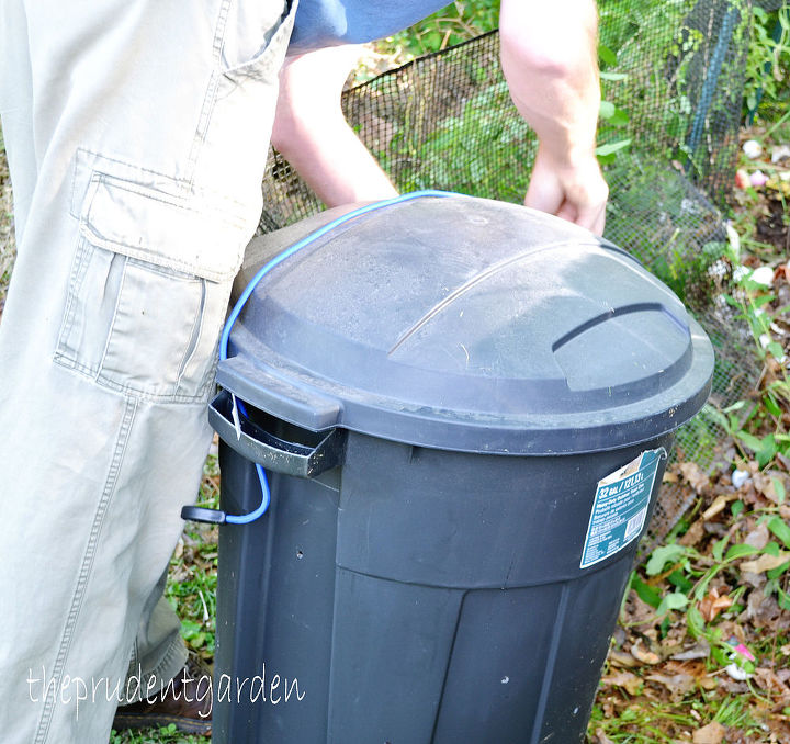 cheap diy compost tumbler, composting, gardening, go green