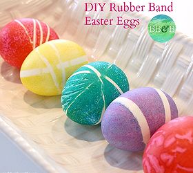 use rubber bands for decorating easter eggs, crafts, easter decorations, repurposing upcycling, seasonal holiday decor, Happy Easter