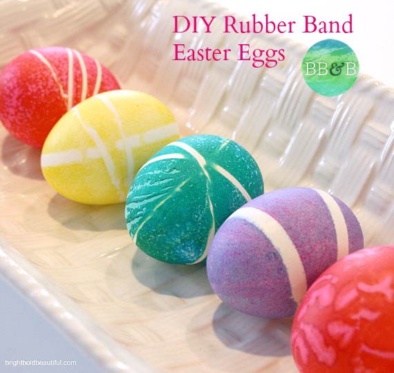 use rubber bands for decorating easter eggs, crafts, easter decorations, repurposing upcycling, seasonal holiday decor, Happy Easter