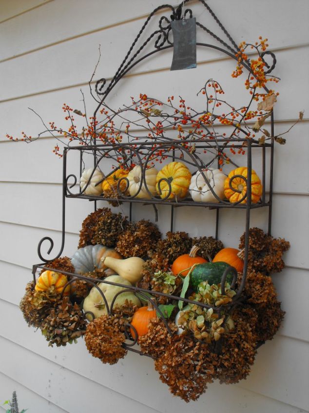 fall and halloween my favorite holidays, gardening, halloween decorations, seasonal holiday d cor, Fall wall planter