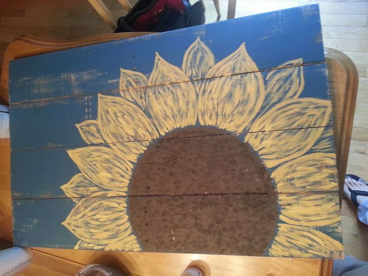 pallet signs, diy, home decor, painted furniture, pallet, repurposing upcycling, woodworking projects, Sunflower pallet