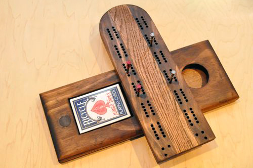 make your own cribbage board, diy, woodworking projects, The body swivels to store cards and pegs