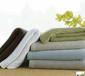 7 layers of comfort and joy for your guest, bedroom ideas, home decor, 5 The Blanket Blankets come in a many different weights and fibers and should be chosen based on your needs