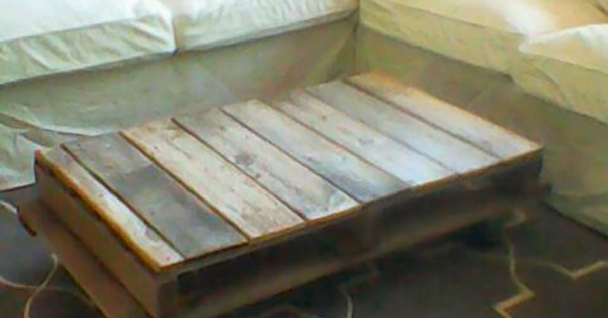 Pallet & Fence Board Coffee Table Hometalk Pallet & Fence Board Coffee Table Hometalk