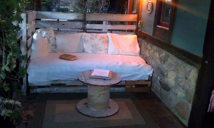 my ranch style rustic pallet daybed, diy, outdoor furniture, outdoor living, painted furniture, pallet, repurposing upcycling, rustic furniture, woodworking projects, I just needed to whitewash the smaller pallets but now they all fit nicely