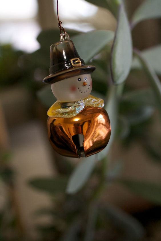 thanksgiving decor using a cast of characters part four, crafts, seasonal holiday decor, thanksgiving decorations, Another image featuring this lil guy was included in a TLLG FB Post