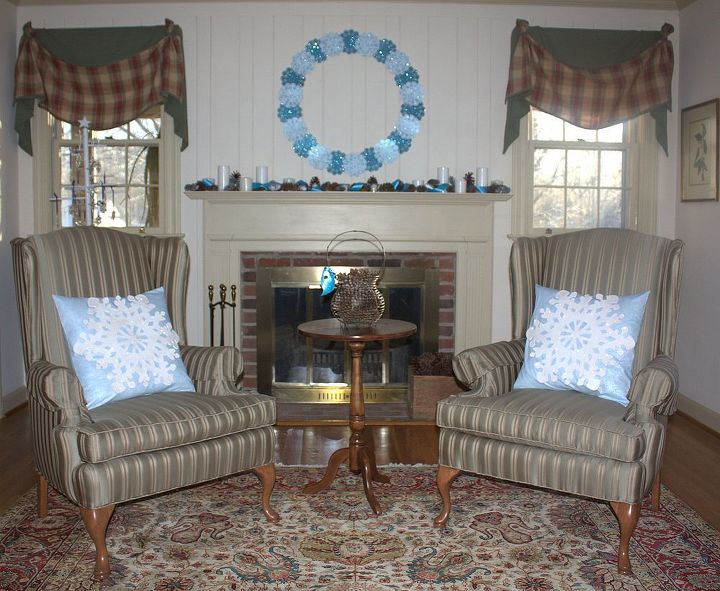 easy winter pillows adorned with a placemat, crafts, seasonal holiday decor, Snowflake pillows in the living room